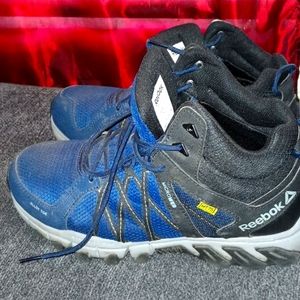 Men's Reebok alloy toe mid althetic construction work wear shoes . Worn once !